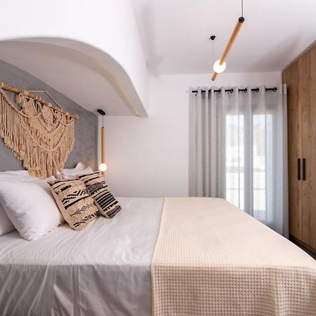Modern Dome Homes Of Santorini 페리사 외부 사진