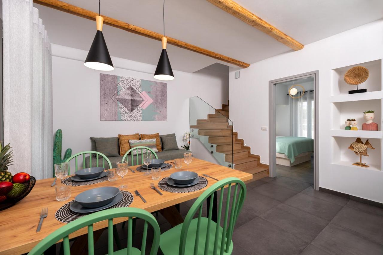 Modern Dome Homes Of Santorini 페리사 외부 사진