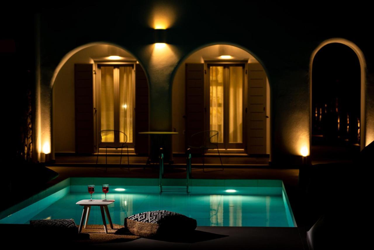 Modern Dome Homes Of Santorini 페리사 외부 사진